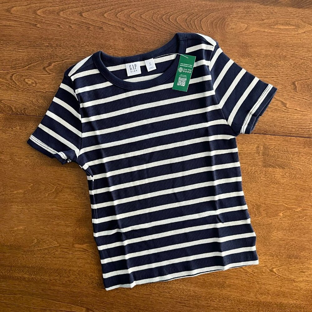 Gap navy stripe tee M 8 NWT